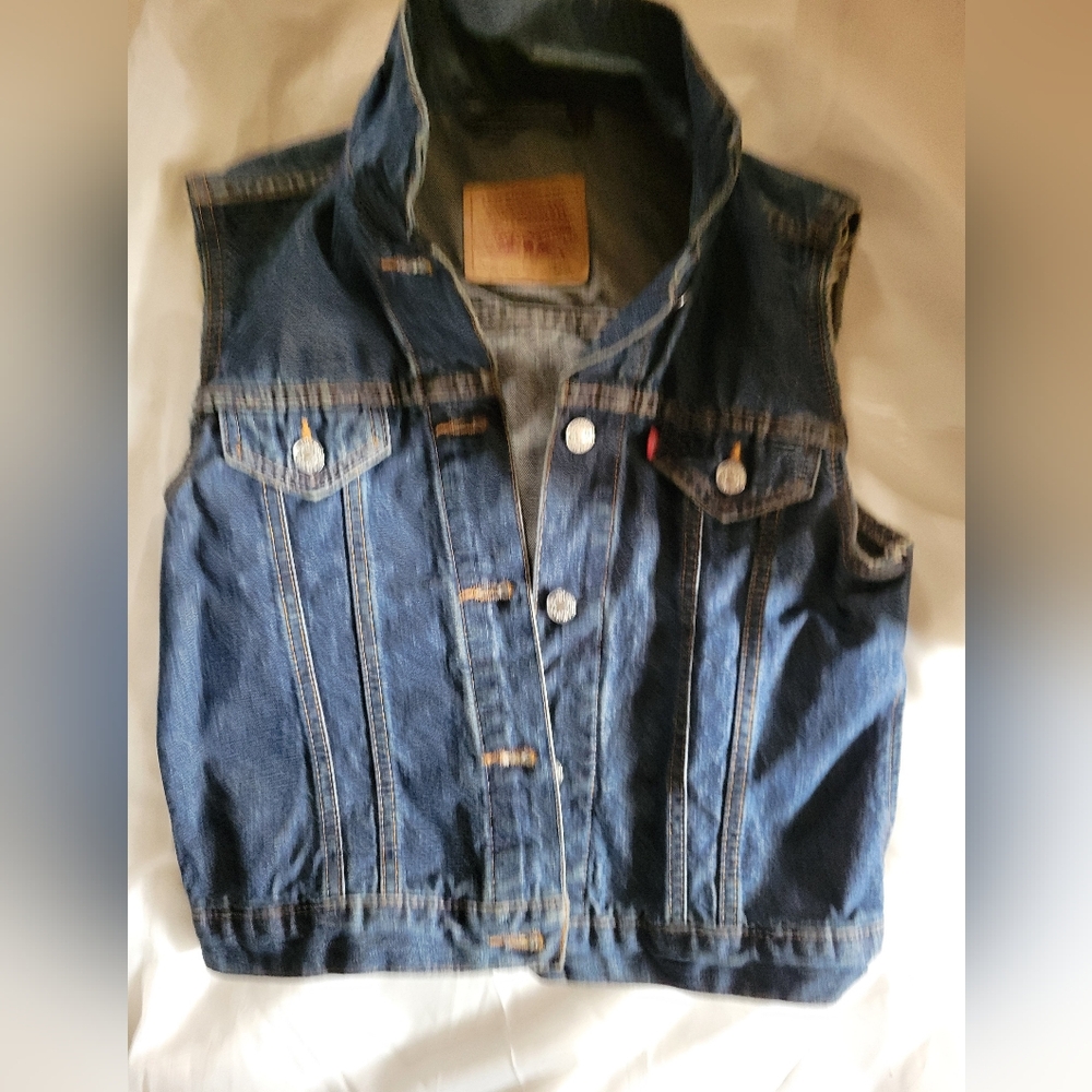 Levi vest